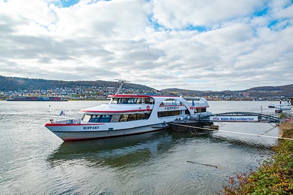 Schifffahrt auf den Rhein in Rdesheim am Rhein