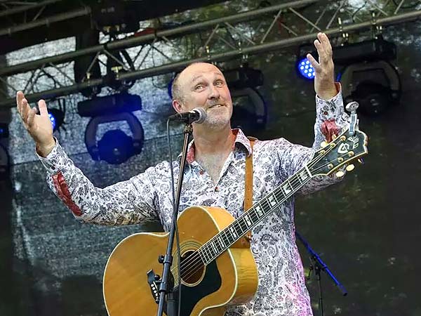 GERMENS Musican outfit Saoirse Mhr