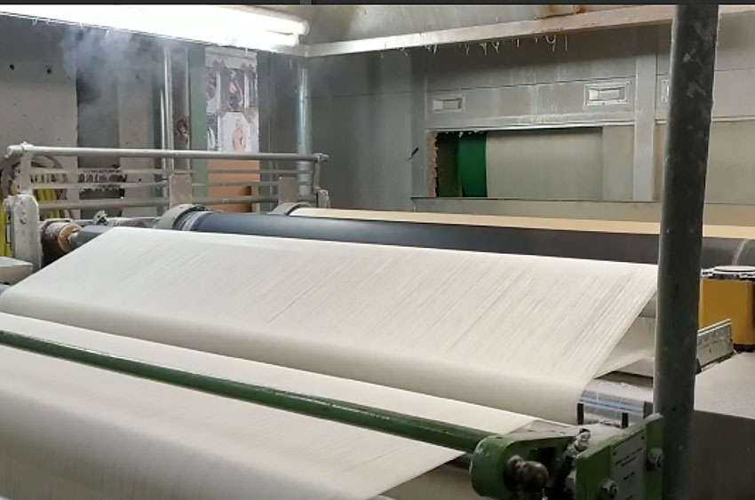 Create a web chain - Cotton fabrics are the material basis for the GERMENS shirts and blouses