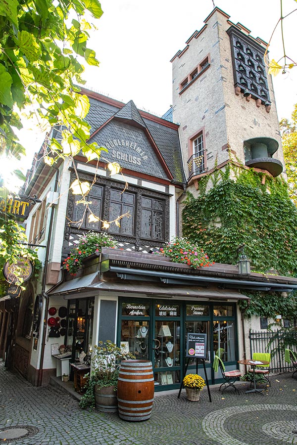 Rdesheimer Schloss auf der Drosselgasse in Rdesheim am Rhein