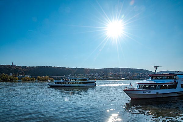 Schifffahrt auf den Rhein in Rdesheim am Rhein