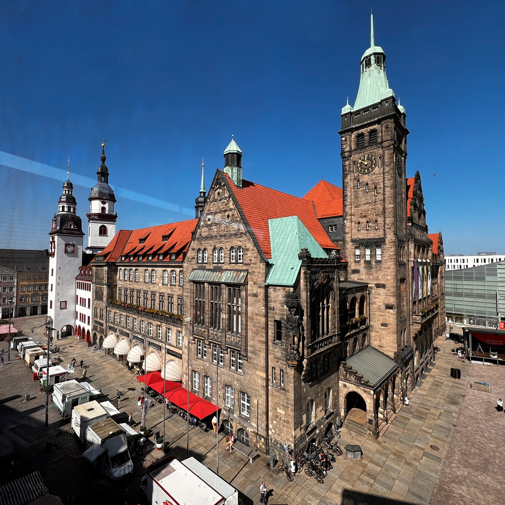 Capital Europea de la Cultura 2025: el antiguo ayuntamiento y el nuevo ayuntamiento de Chemnitz