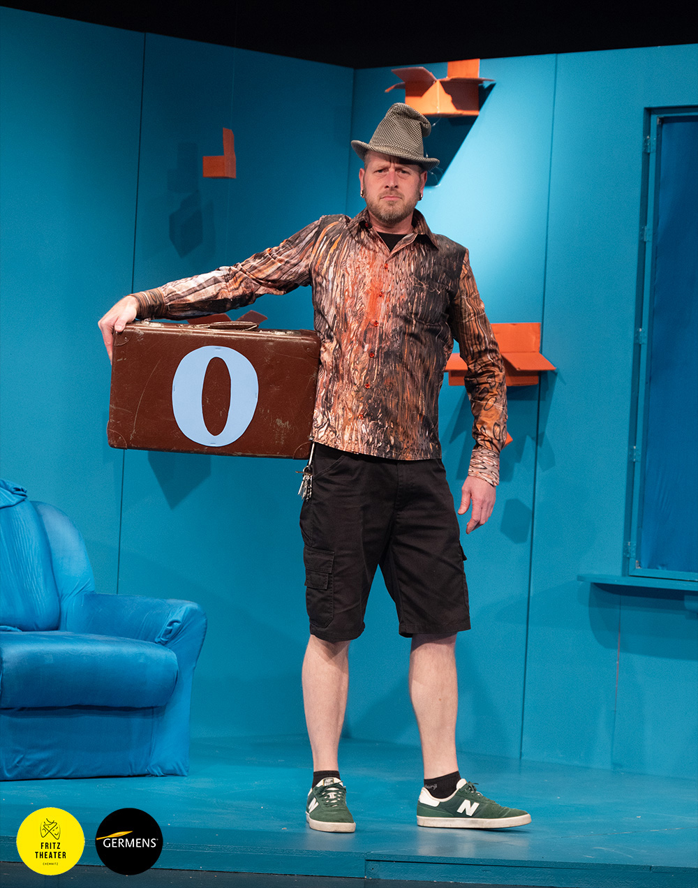 «Die 0» en Chemnitz 2025: Teatro Fritz y GERMENS artfashion - Camisa «Bosque fosilizado de Chemnitz 1»