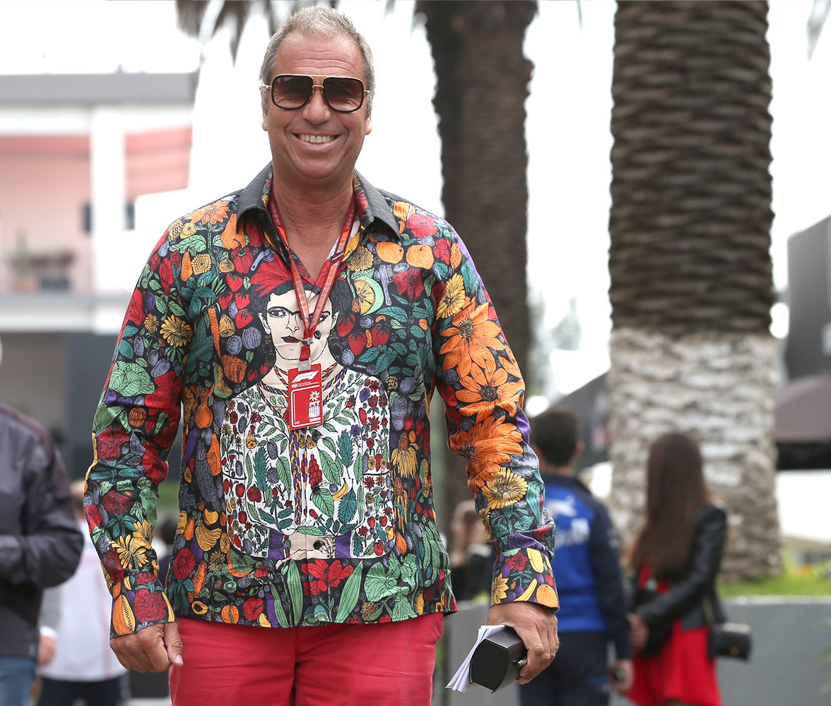 Kai Ebel lleva la camisa BLUMEN MEXICOS de GERMENS