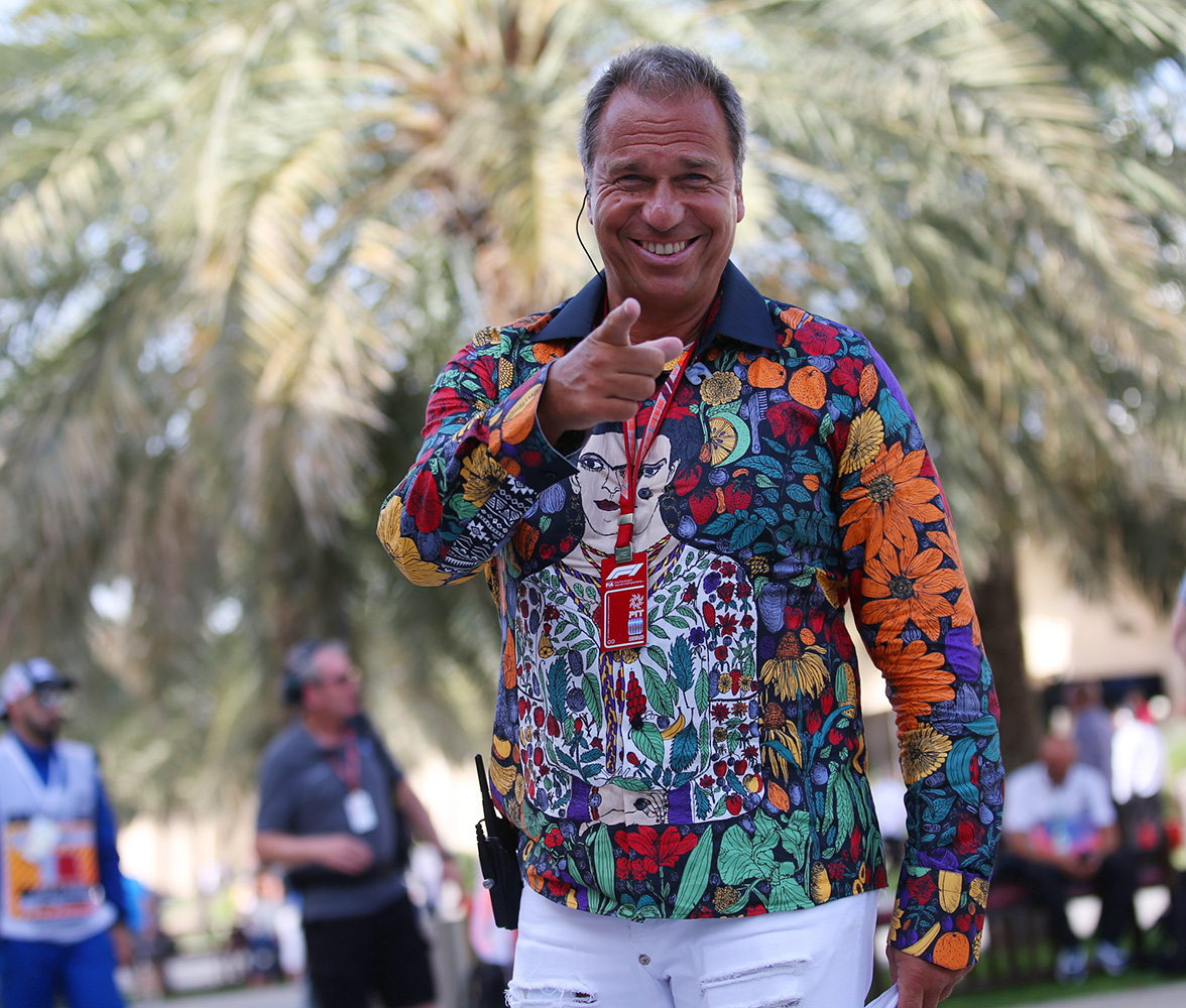 Kai Ebel lleva la camisa BLUMEN MEXICOS de GERMENS
