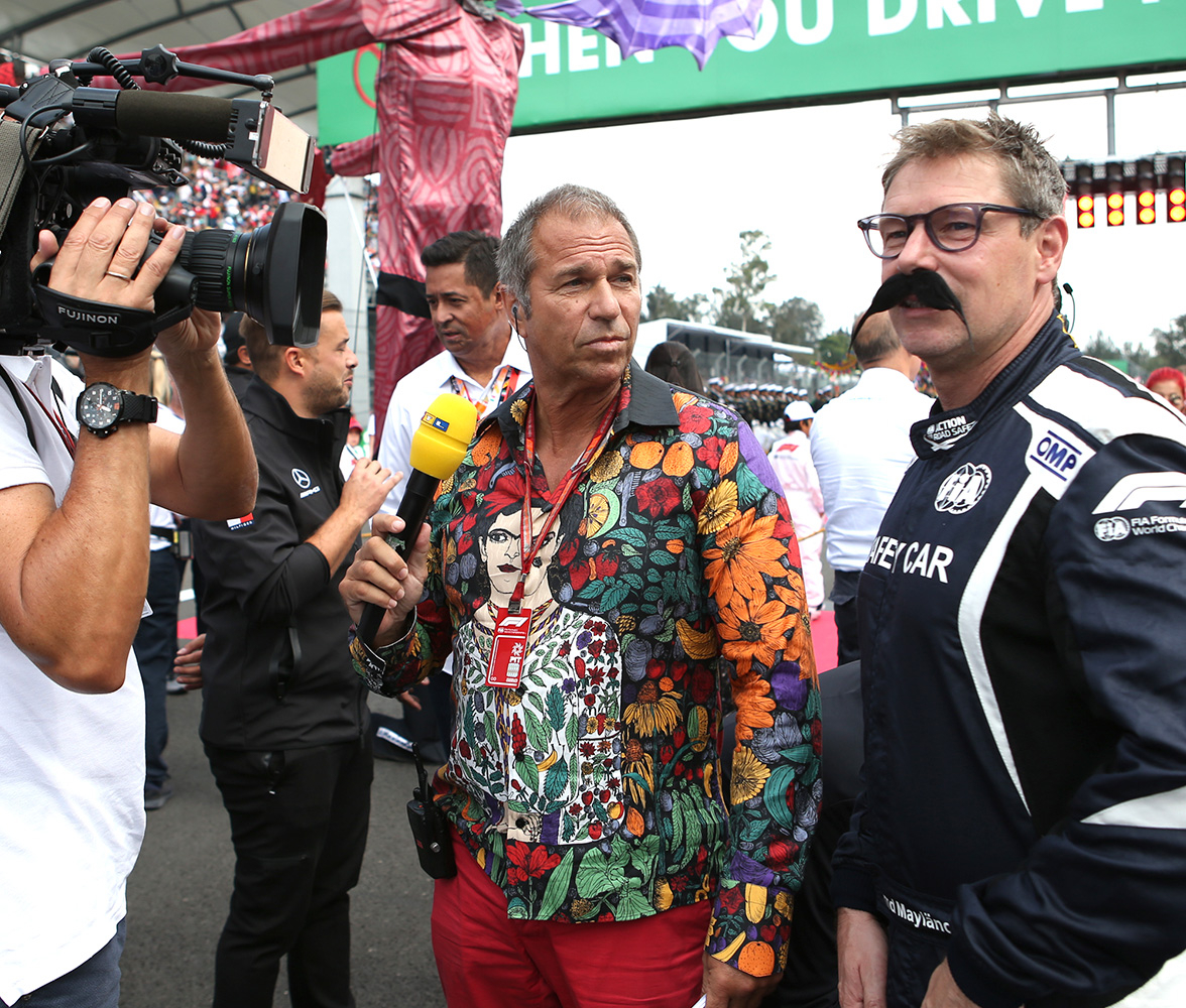Kai Ebel lleva la camisa BLUMEN MEXICOS de GERMENS