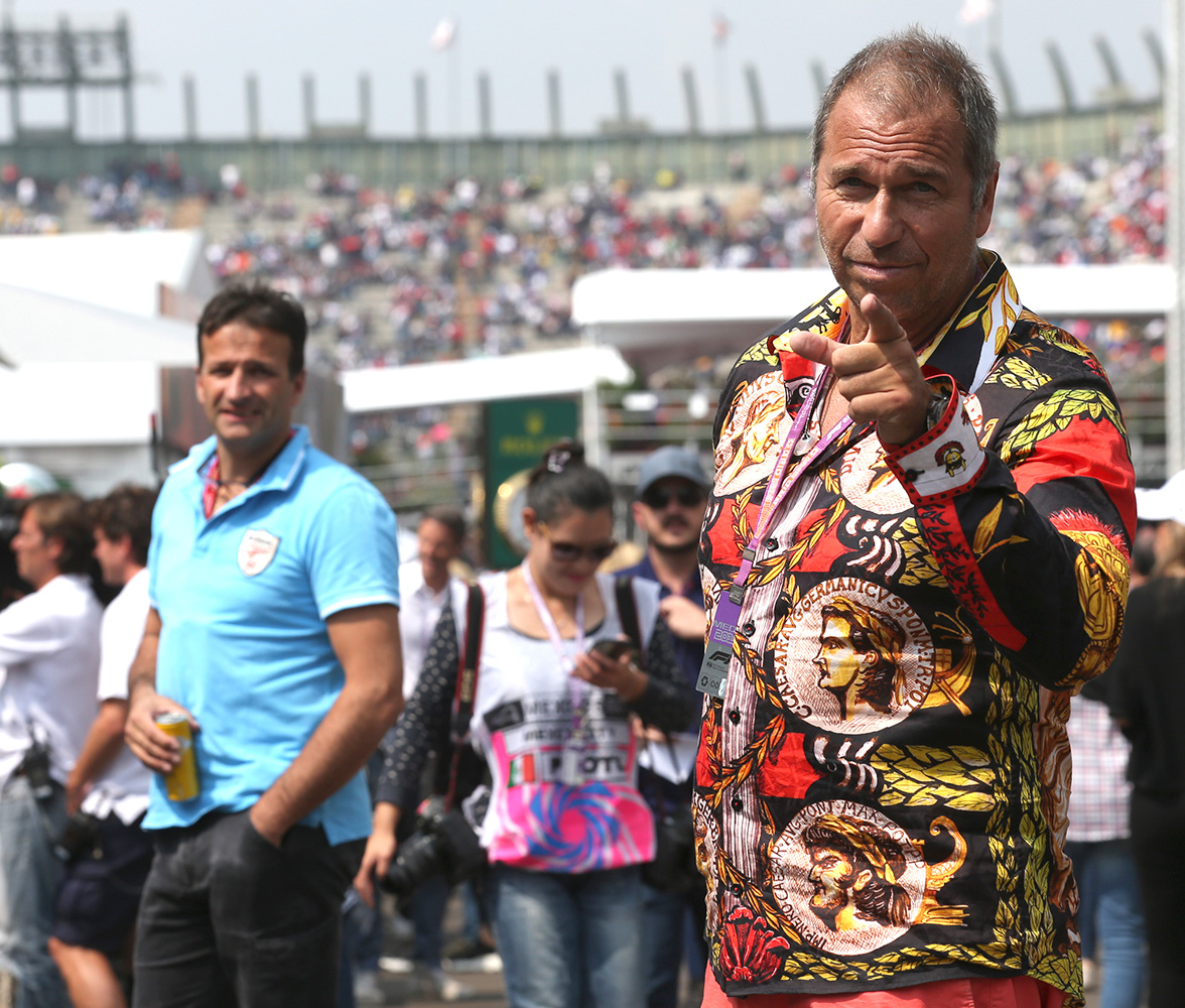 Kai Ebel lleva la camisa IMPERATOR de GERMENS