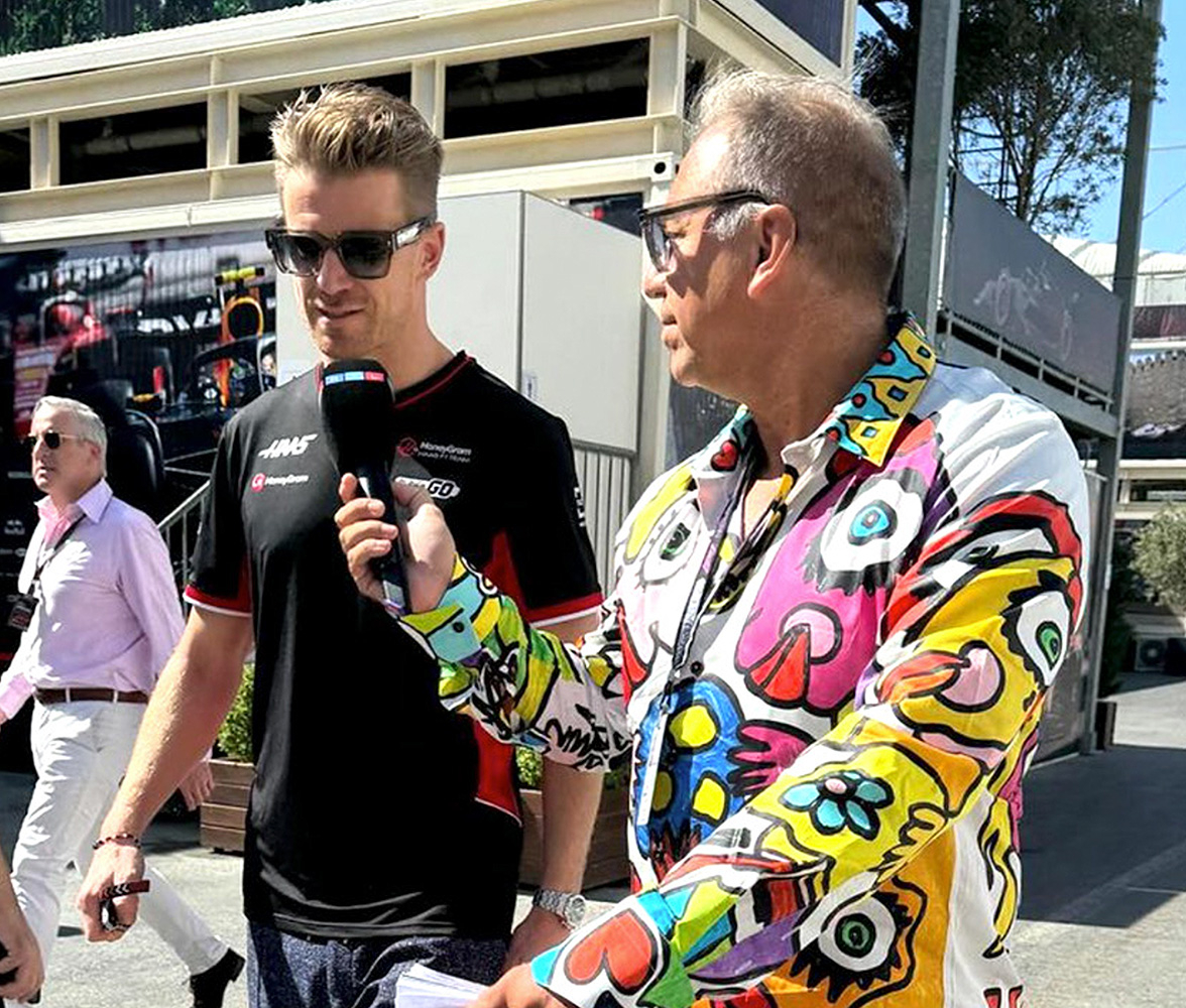 Kai Ebel lleva la camisa «LIEBE» de GERMENS
