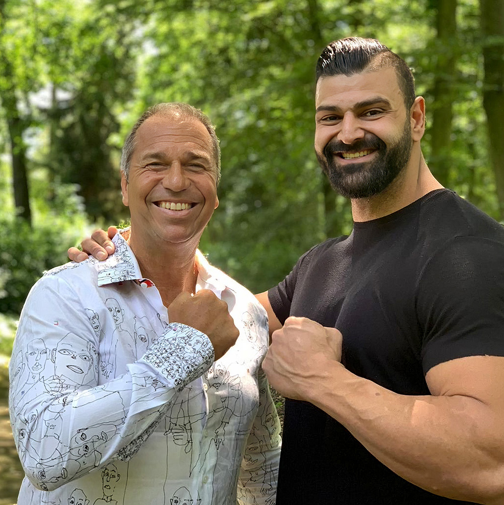 Kai Ebel lleva la camisa ARTIKEL 3GG de GERMENS