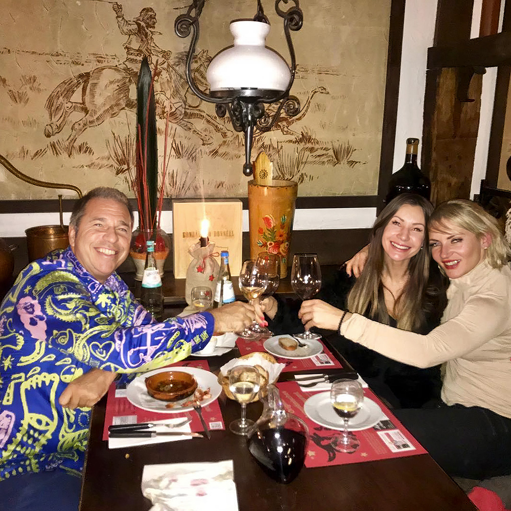 Kai Ebel lleva una camisa BABYFACE de GERMENS