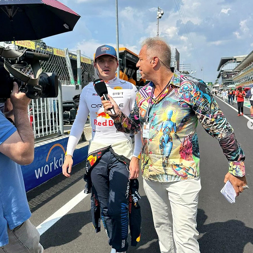 Kai Ebel lleva la camisa CYBER ODYSSEY de GERMENS