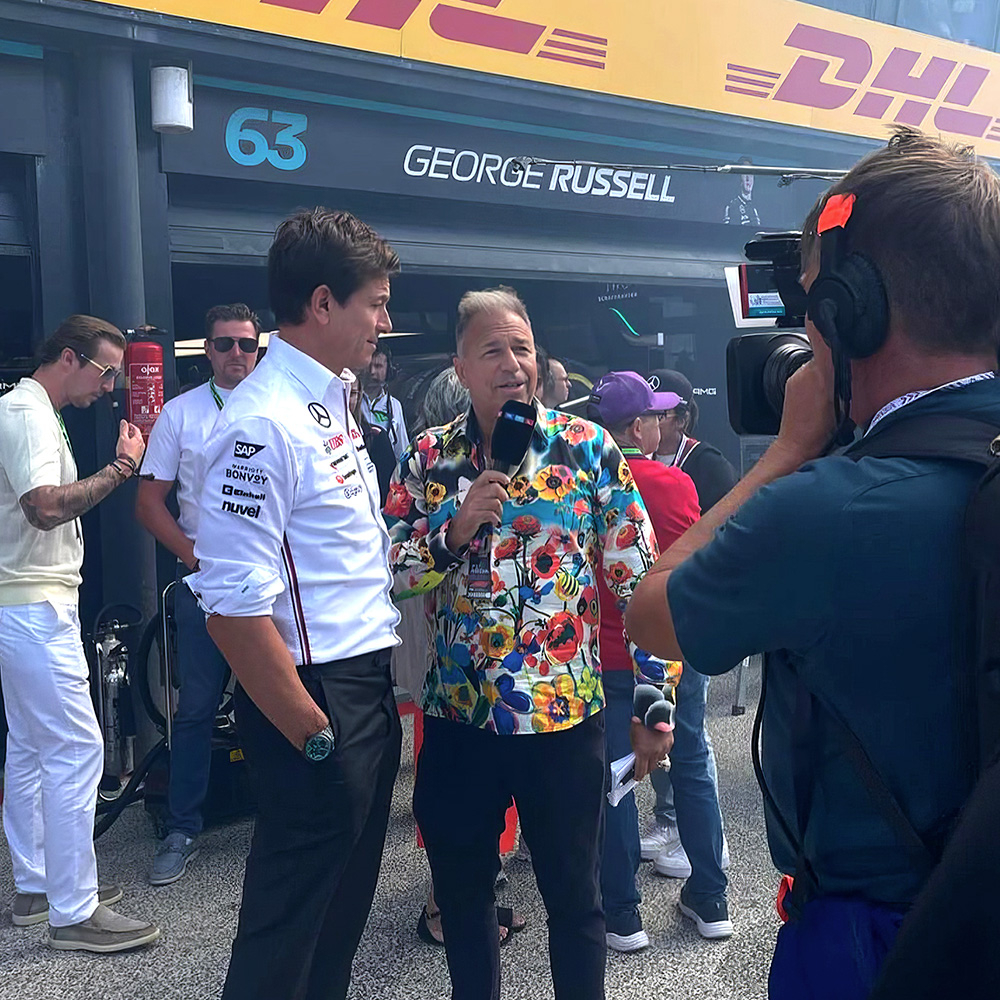 Kai Ebel lleva la camisa FLOWERDREAMS de GERMENS