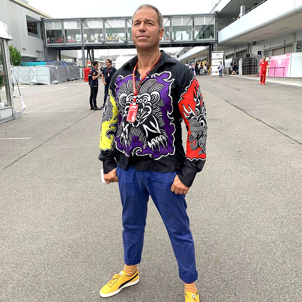 Kai Ebel lleva la camiseta de GERMENS «FÜRCHTE DICH NICHT»