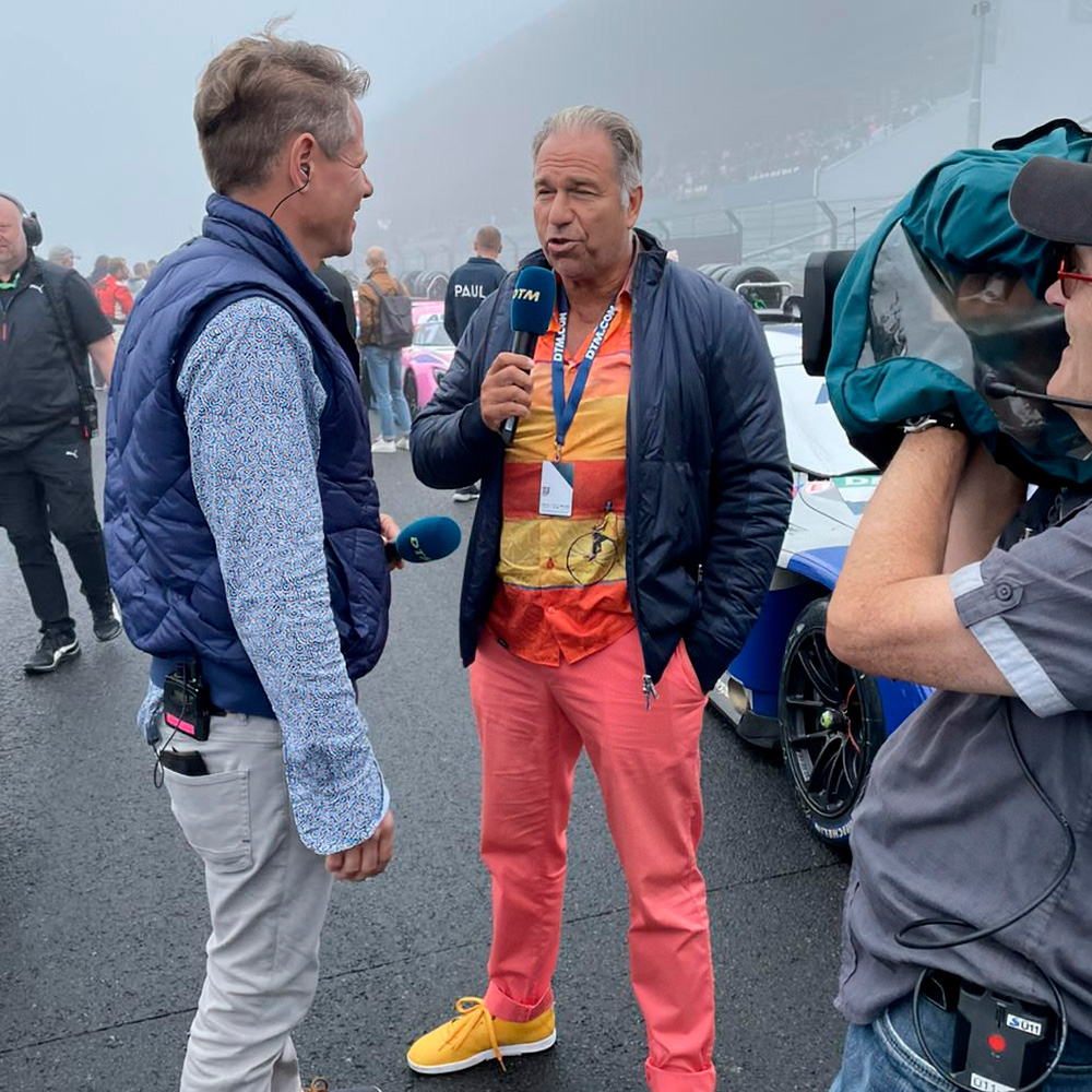 Kai Ebel lleva una camisa REARTRO de GERMENS