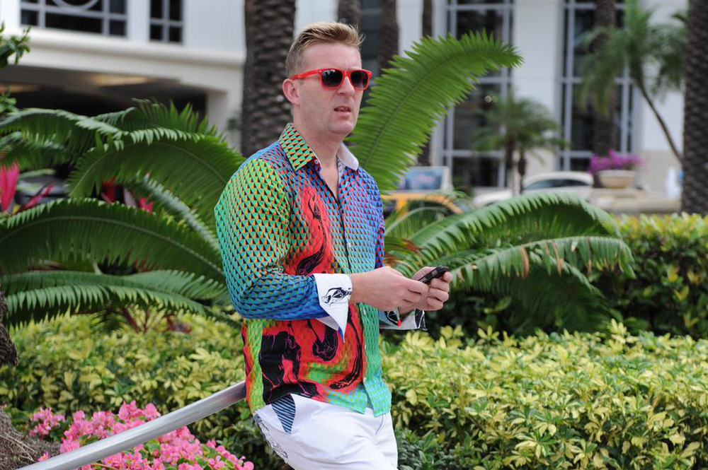 René König en Miami Beach con la camiseta de MAGMA