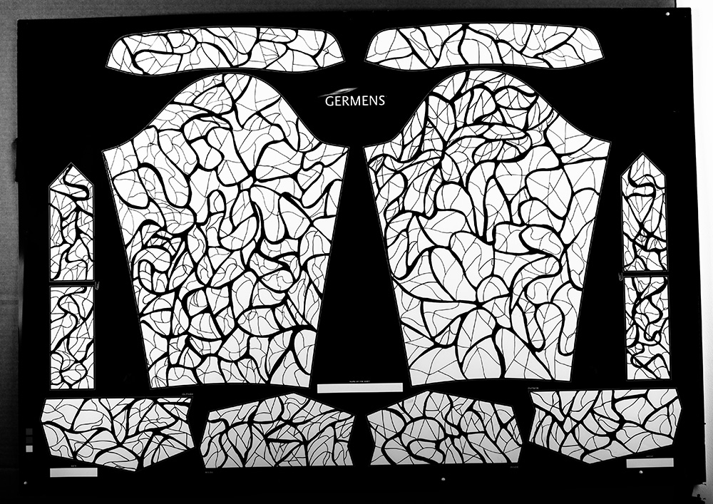 Ilustración de Samet Ünal, del Atelier Blau de Worms, para la camisa GERMENS NETWORK
