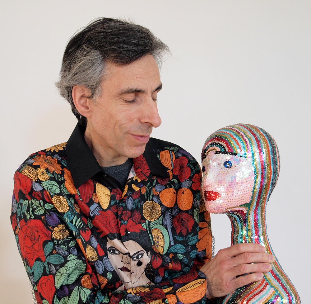 Daniel Schoa, del Atelier blau de Worms, con la camisa BLUMEN MEXICOS de GERMENS diseñada por él mismo