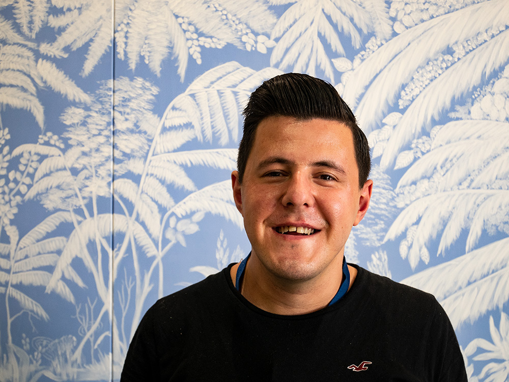Samet Ünal en el Atelier blau de Worms