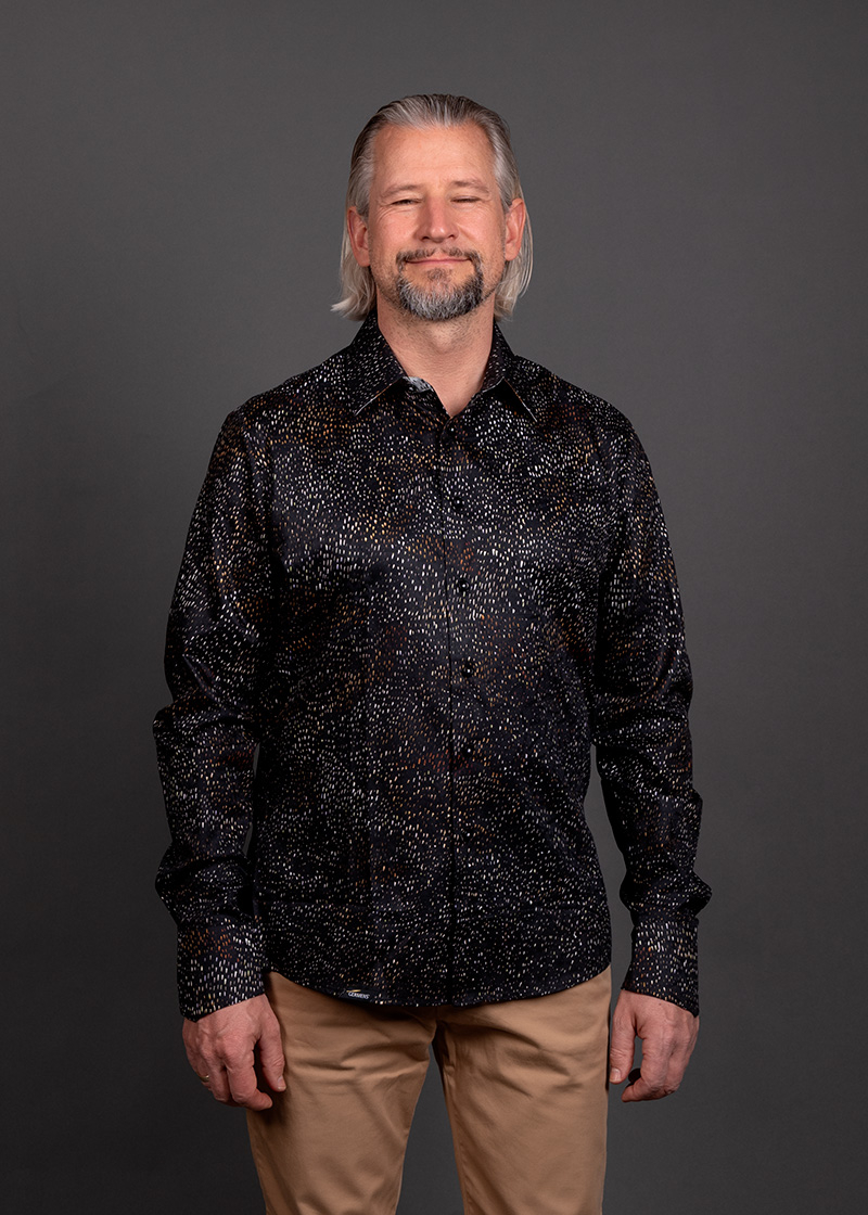 Camisa negra para hombre MOOS de GERMENS artfashion - 100 % algodón - Fabricada en Alemania