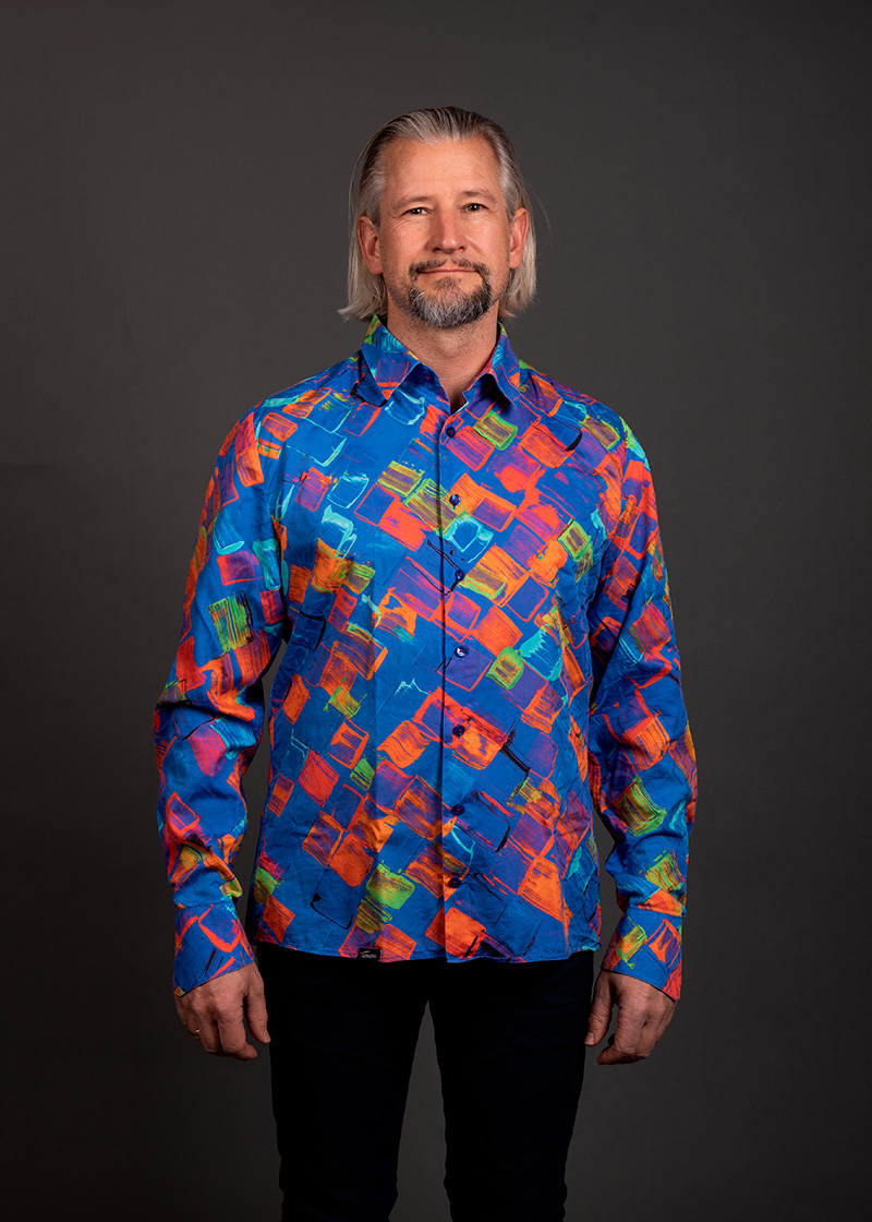 Camisa azul de ocio «BLAUE STUNDE» de GERMENS artfashion - 100 % algodón - Fabricada en Alemania