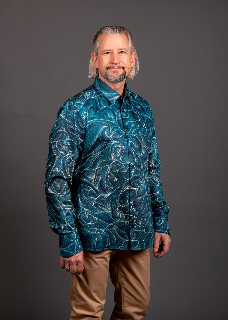 Camisa azul para hombre CONCHIFERA OCEAN de GERMENS artfashion - 100 % algodón - Fabricada en Alemania