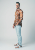 Descubre las camisas de colores para hombre de FRAGILE: 100 % algodón