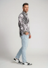 Descubre las camisas de colores para hombre de GOOD VIBRATIONS: 100 % algodón