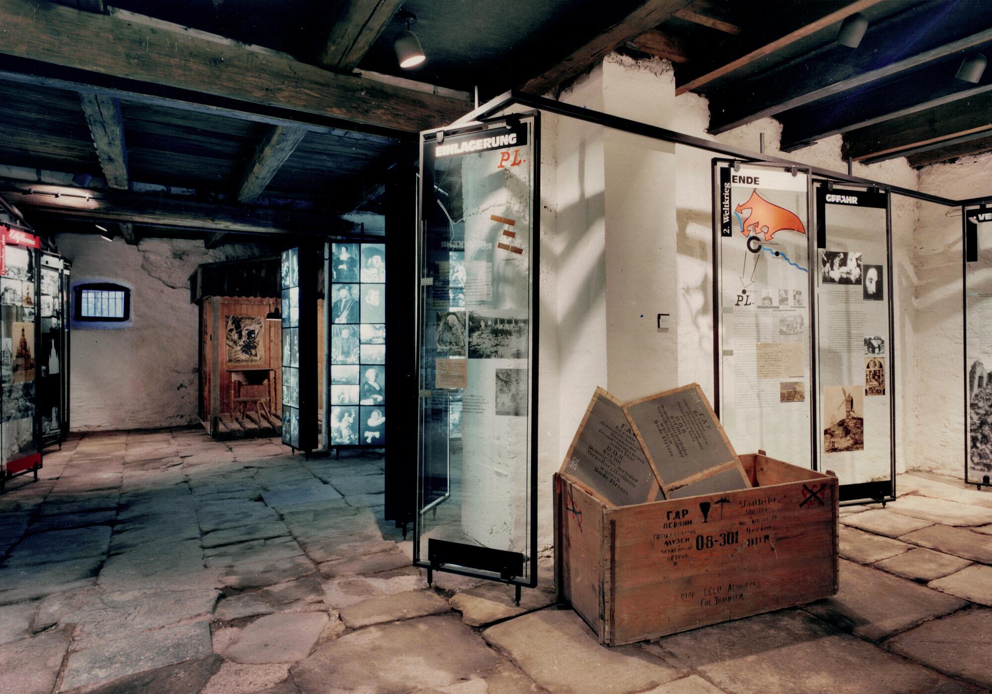 Ausstellung zur Gemäldeeinlagerung der Nazis im Zweiten Weltkrieg im Museum Kalkwerk Lengefeld im Erzgebirge