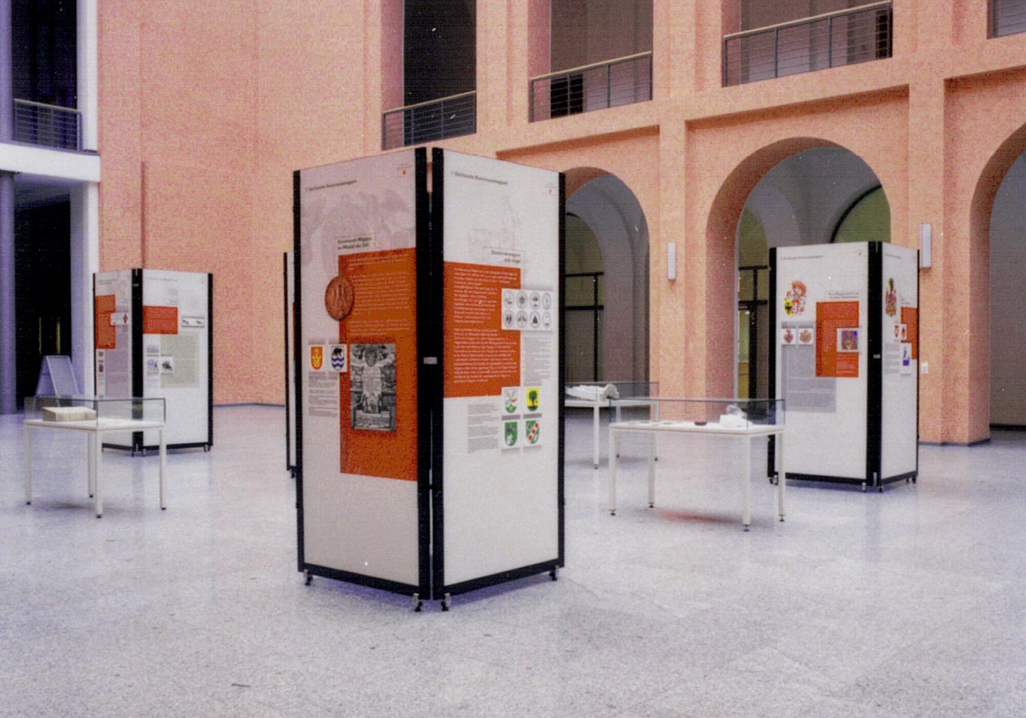 Wanderausstellung "Sachsen gut gewappnet" Sächsisches Hauptstaatsarchiv Dresden