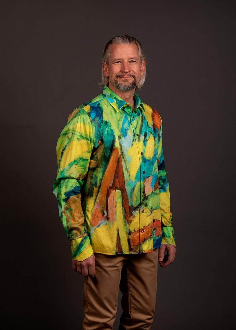 grünes Hemd Herren LANDSCAPE WITH RIVER von GERMENS artfashion - 100 % Baumwolle - Made in Germany