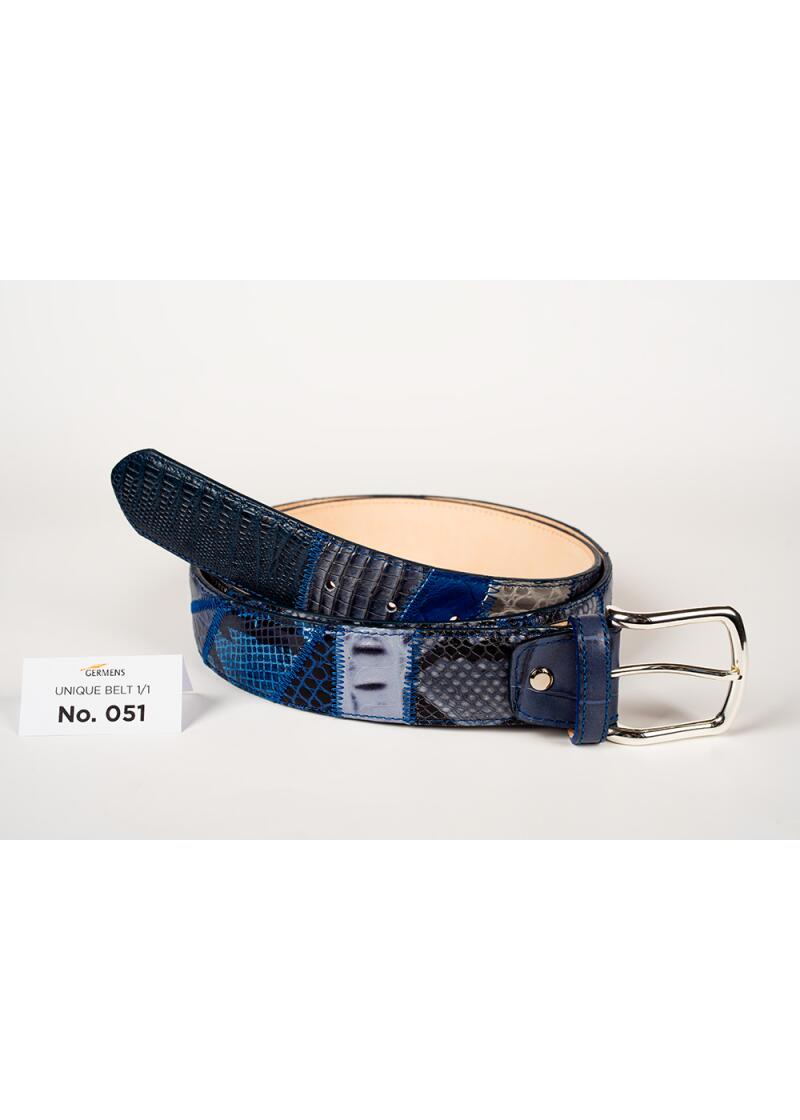 Entdecken Sie den GERMENS Ledergürtel Herren No. 051. Handgefertigt in Mailand aus hochwertigem Rindsleder, einzigartiges Patchwork-Design, exklusiv und limitiert.