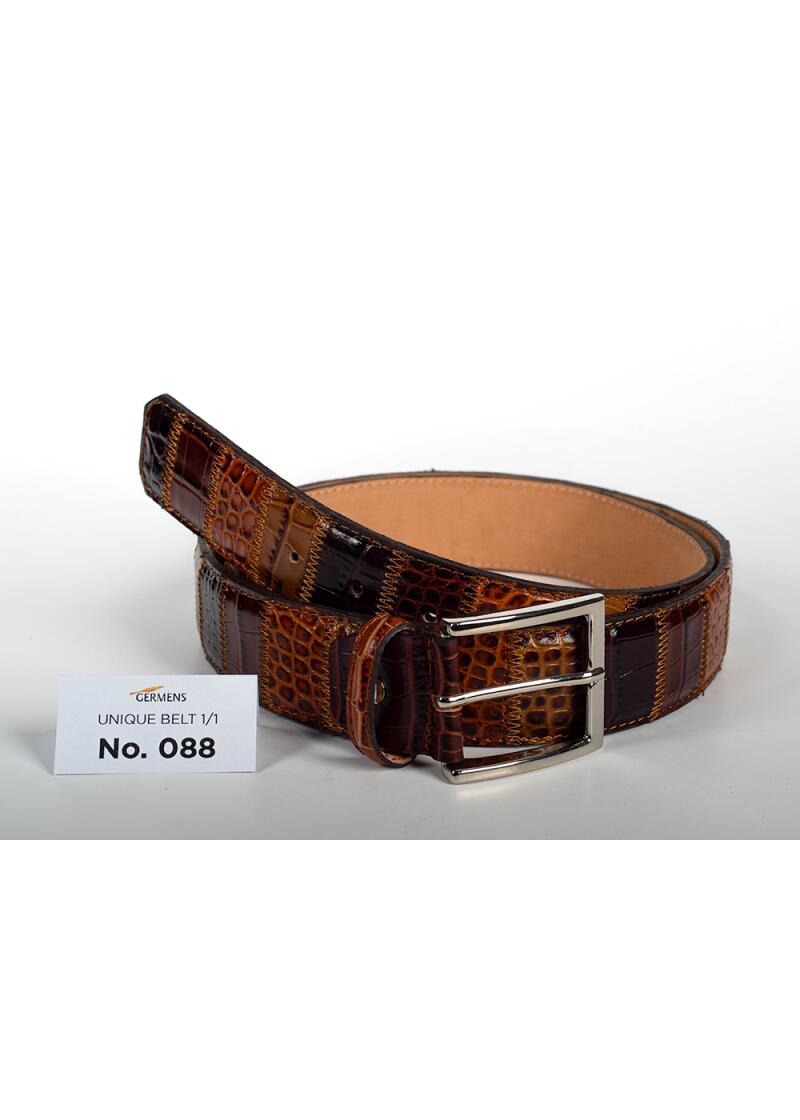 Entdecken Sie den GERMENS Ledergürtel Herren No. 088. Handgefertigt in Mailand aus hochwertigem Rindsleder, einzigartiges Patchwork-Design, exklusiv und limitiert.