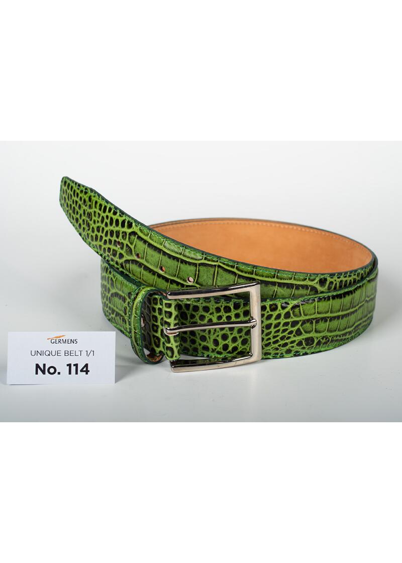 Entdecken Sie den GERMENS Ledergürtel Herren No. 114. Handgefertigt in Mailand aus hochwertigem Rindsleder, einzigartiges Patchwork-Design, exklusiv und limitiert.