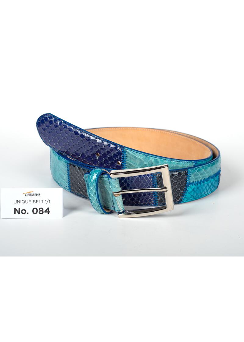 Entdecken Sie den GERMENS Ledergürtel Herren No. 084. Handgefertigt in Mailand aus hochwertigem Python- und Rindsleder, einzigartiges Patchwork-Design, exklusiv und limitiert.