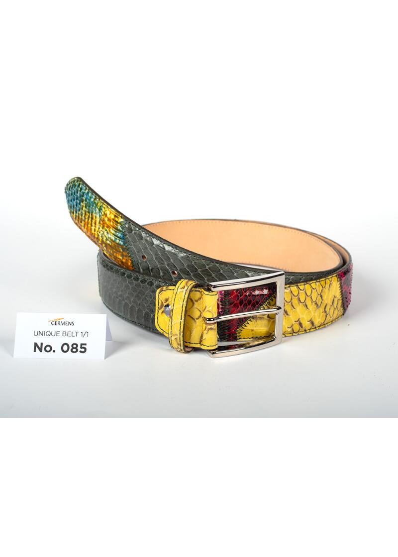 Entdecken Sie den GERMENS Ledergürtel Herren No. 085. Handgefertigt in Mailand aus hochwertigem Python- und Rindsleder, einzigartiges Patchwork-Design, exklusiv und limitiert.