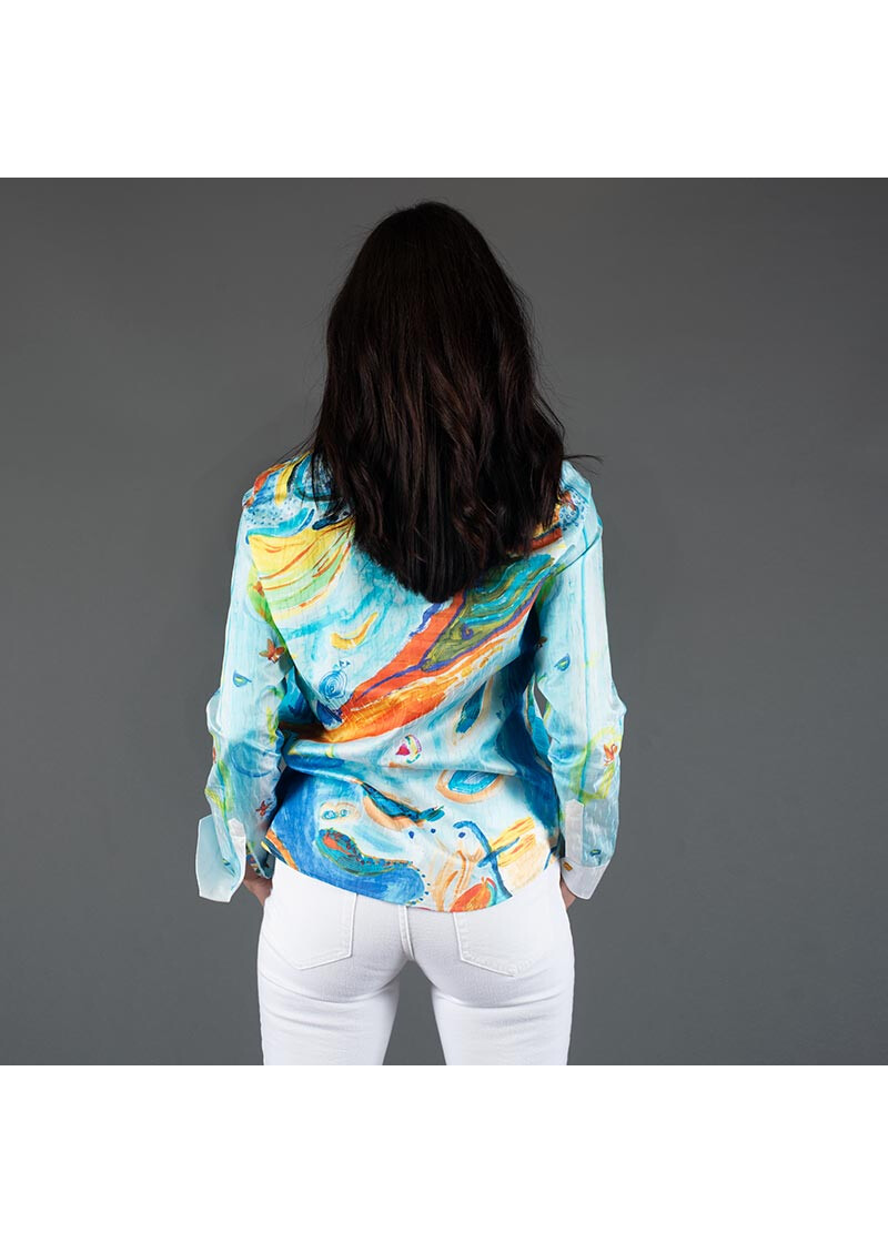 NARINA - Hellblaue Bluse mit farbiger Zeichnung - GERMENS