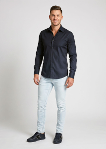 Entdecke bunte Hemden Herren GRADIENT SHADOW - 100 %...